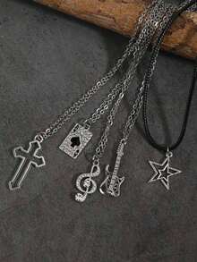 Set Kalung Liontin Gaya Gotik Vintage 5 Buah dengan Hiasan Berlian Imitasi, Bentuk Salib, Hati, Mawar, Bintang, Gitar, dan Kartu Remi untuk Pria dan Wanita - Perak - View 5