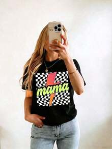 [100% Algodón] TaggedThreads Camiseta Retro a Cuadros para Mamá, Regalo para el Día de la Madre, Camiseta Neon Mama, Camiseta a Cuadros para Mamá, Camiseta con Rayos, Regalo para Mamá, Camiseta para Mamá, Estilos Cómodos de Verano, Otoño e Invierno, Tops de Manga Corta - Ropa Unisex para Mujer y Hombre para Uso Diario en el Campus |   Diseño exquisito |   Suelto y cómodo |   Fácil de combinar | - 1 - Ver 6