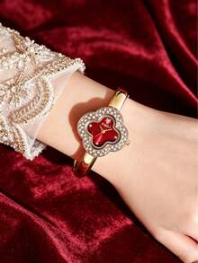 GUANQIN 1pc Petite Vintage Luxury Women's Gold Watch With Four-Leaf Clover Rhinestone Dial, Fashionable Minimalist Elegant Waterproof Stainless Steel Quartz Watch, Suitable For Daily Wear, Birthday Gift, Halloween, Christmas, Mother's Day, Back To School, Student Birthday, Holiday, Valentine's Day, Date, Business, Music Festival, Wedding - Gold - View 4