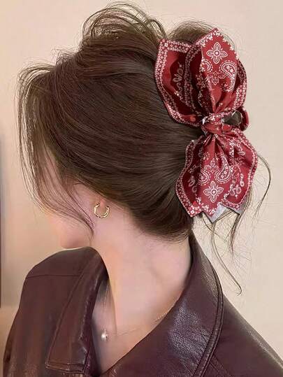 1 chiếc kẹp tóc kiểu Bohemian hình nút thắt hạt điều, tối giản, thanh lịch và cao cấp, phù hợp cho ảnh chụp ở bãi biển và kỳ nghỉ. Màu đỏ và trắng, có thể giữ tóc chắc chắn, là một phụ kiện tóc đẹp. Phụ kiện kẹp tóc thanh lịch, phù hợp cho học sinh và sinh viên mùa thu/đông. Kẹp tóc cho trang phục mùa hè.
