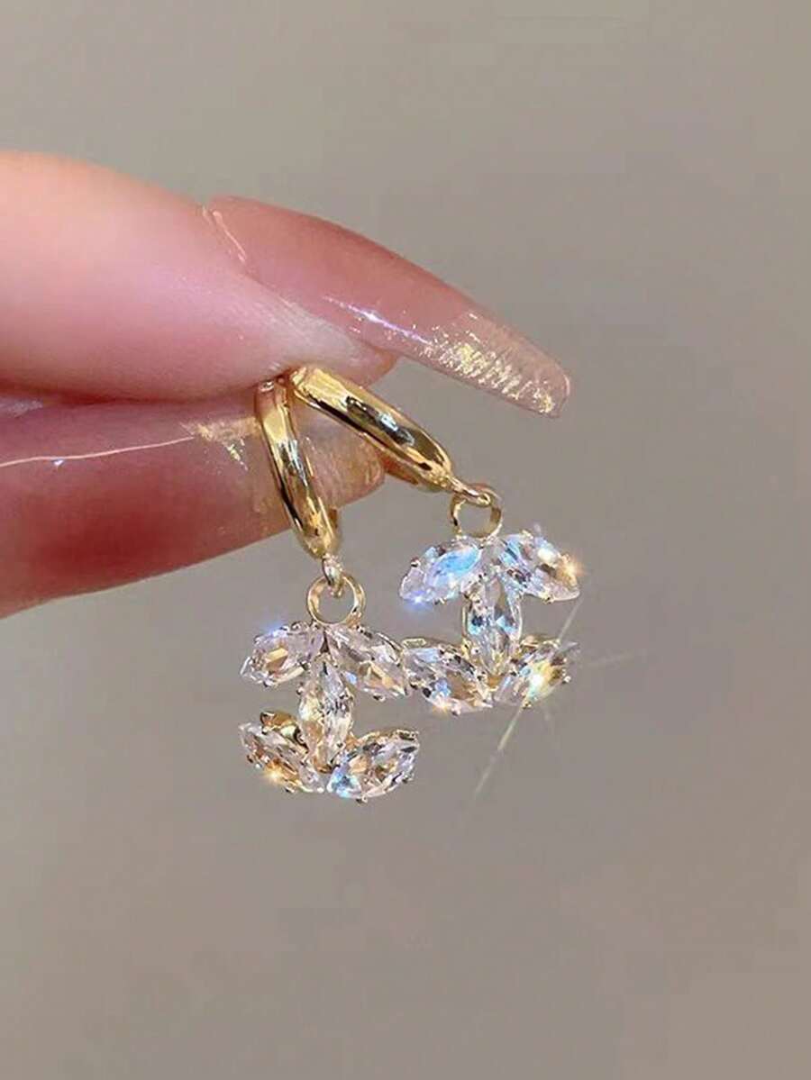 一对优雅可爱的镀铂金铜耳环，适合日常佩戴和各种场合，高贵典雅，节日佩戴。 - 金色 - 查看 1