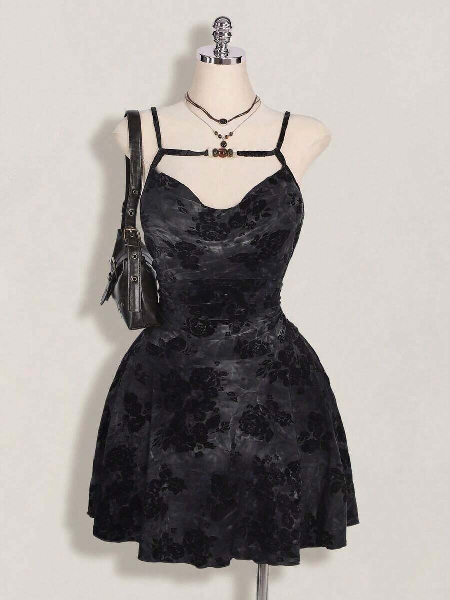 ICON Vestido con cuello en V profundo con decoración de cuentas y efecto flockado en estilo retro Y2K de talla grande, vestido con tirantes en estilo chino vintage con cuello en V profundo, adecuado para citas, banquetes, vacaciones y fiestas - Gris - Ver 1