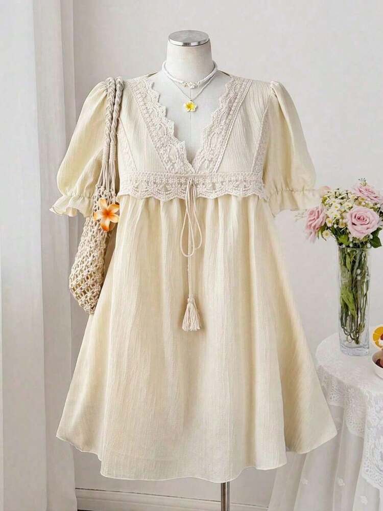 Vestido casual, lindo y retro para fiesta o vacaciones, con cuello en V, encaje, parches, mangas cortas con volantes y cintura con lazo, talla grande - Albaricoque - Añade 1