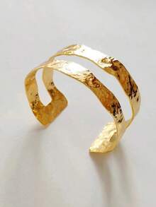 Minimalist Metal Open Bangle Bracelet, Suitable For Women And Girls Party Wear - Yellow Gold - View 6
