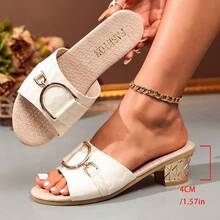 Sandalias de tacón grueso con hebilla metálica decorativa para mujer, elegantes mules de tacón cuadrado y punta abierta para el verano - Blanco - Ver 2