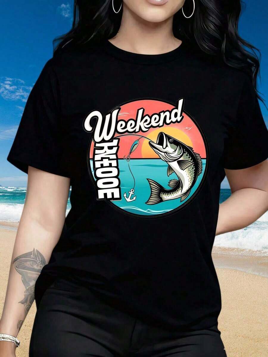 Camiseta feminina casual de gola redonda e mangas curtas, estampada, estilo verão, com design moderno para pesca, ideal para férias na praia e como presente para pescadores e entusiastas de atividades ao ar livre. Perfeita para festas de Natal, atividades esportivas, passeios, eventos esportivos e outras ocasiões especiais (220g). - Preto - Ver 1