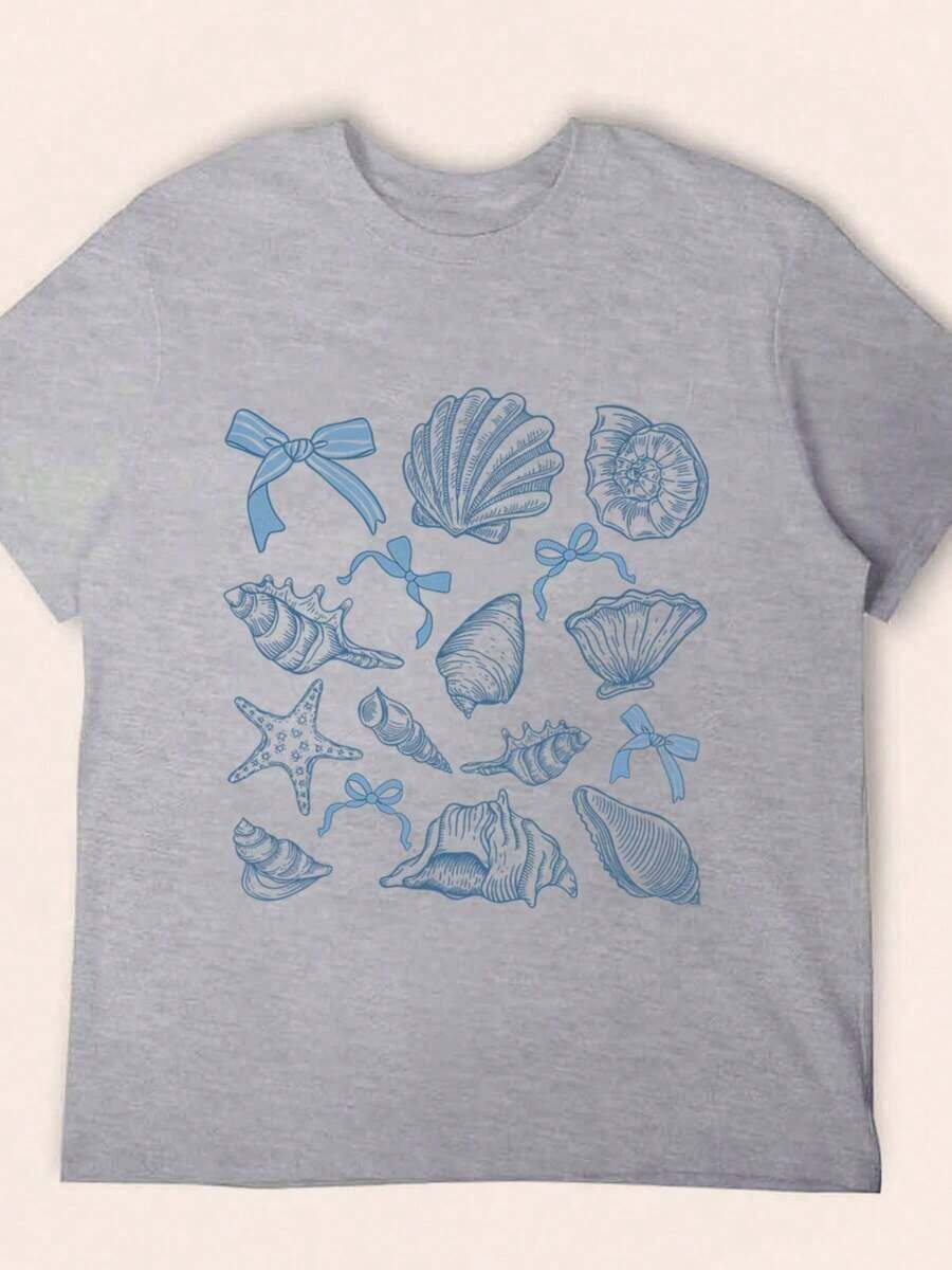 Mens Clothes;Summer TopsEveryday Plus Size Style, Aesthetic Seashell Shirt, Vintage Coastal T-Shirt With Bow & Starfish Graphic, Summer Vacation Gift, Retro Summer Shirt, Beach Shirt, Coquette Bow Shirt, Coquette SeaShell Shirt,Made To Highlight Curves In A Smooth, Comfortable, And Confidence-Boosting Waysummer Outfits - 淺灰色 - 查看 1