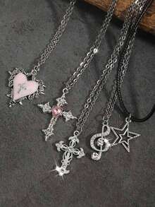 Set Kalung Liontin Gaya Gotik Vintage 5 Buah dengan Hiasan Berlian Imitasi, Bentuk Salib, Hati, Mawar, Bintang, Gitar, dan Kartu Remi untuk Pria dan Wanita - Perak - View 1
