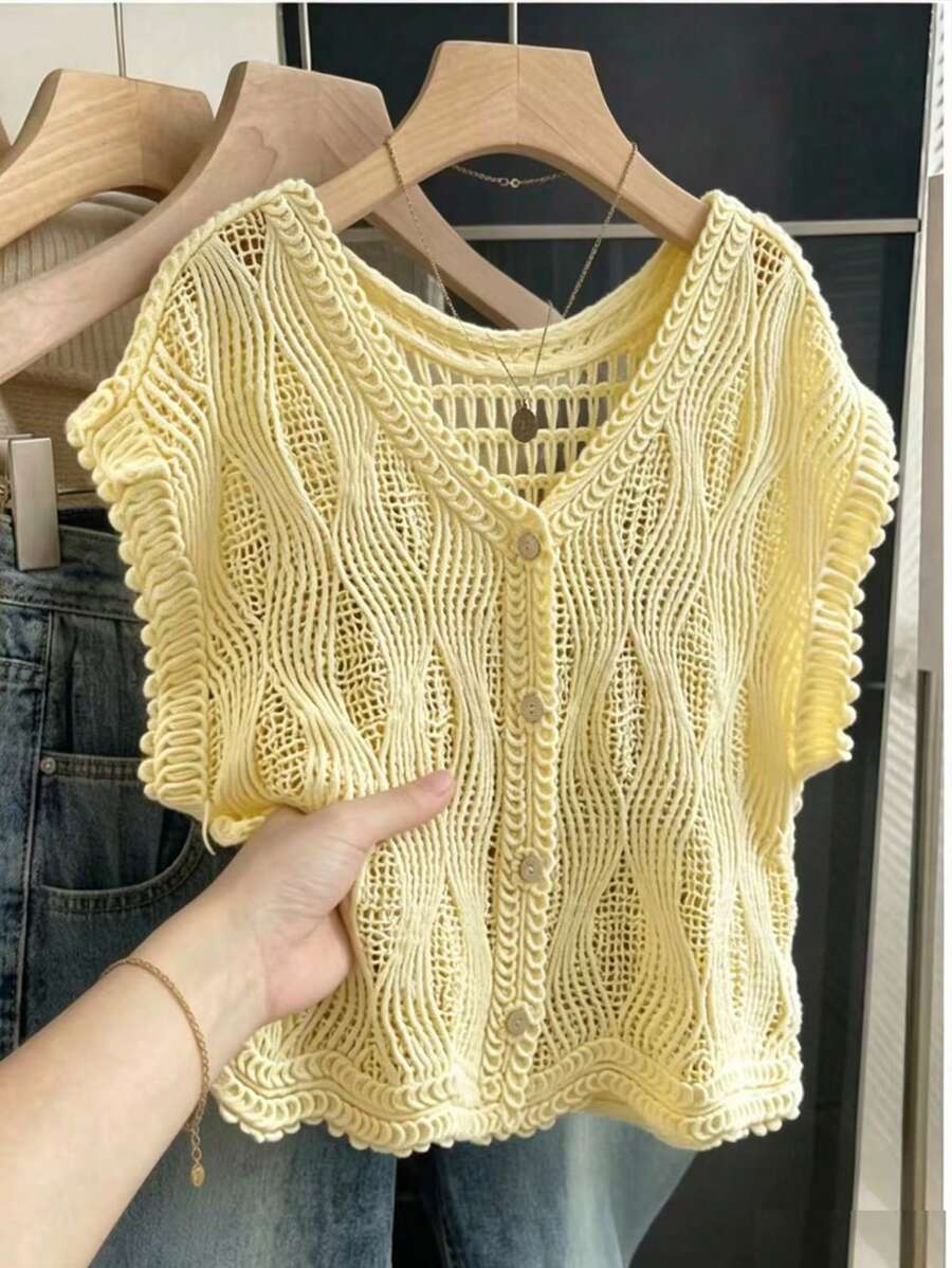 Áo thun móc len màu vàng trơn tay ngắn cổ chữ V cài một hàng khuy, kiểu dáng casual, thích hợp mặc mùa hè. - Màu vàng - Xem 1