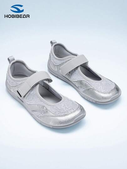 HOBIBEAR 2026 Neue Damen Silber Spitze Mary Jane Barfußschuhe, Weite Passform atmungsaktive Flache Schuhe, College Stil leichte weiche Sohle Walkingschuhe, Lässig verstellbarer Riemen Ballettschuhe
