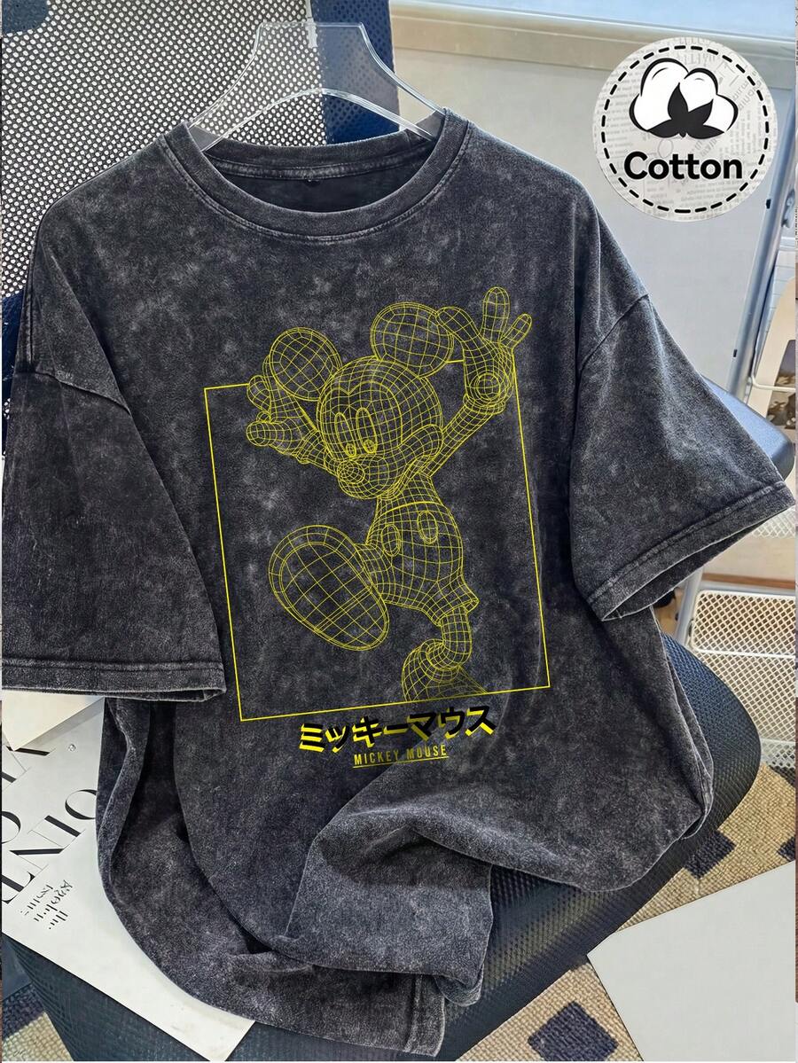 Chiếc áo thun nam tay ngắn cổ tròn hiệu Disney cổ điển, kiểu dáng vintage, có in hình chuột Mickey, rất thích hợp để mặc vào mùa hè. - màu đen - Xem 1
