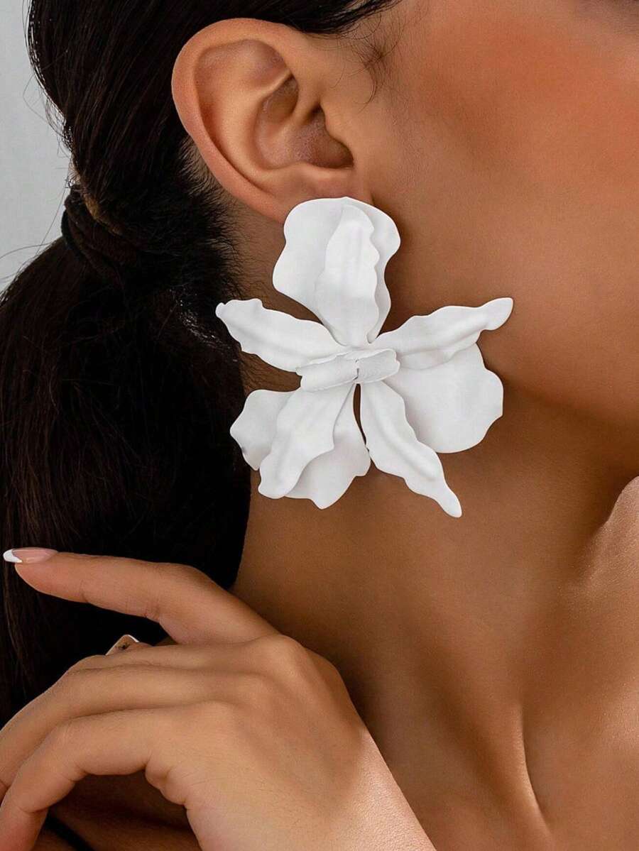 1 Pair Tropical Floral Metal Pendant Earrings, Suitable For Women's Daily And Party Outfits, Flower Design Varies - White - View 1