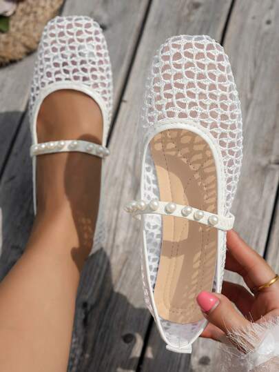 1 Pair Black Plus Size Girls' Flat Shoes, Solid Color Breathable Mesh Material, Square Toe Shallow Soft Non-Slip Adjustable Strap With Pearl Design, Fashion Bohemian Holiday Campus Cute Mary Jane Dance Shoes, Suitable For Daily, Festival, Party, School, Indoor And Outdoor Wear, Spring/Autumn New Arrival