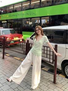 女款V領休閒短袖T恤，百搭防曬，適合夏季，歐式夏季風 - 綠色 - 查看 3