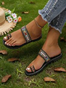 Sandalias planas de mujer con diseño de dedo abierto, estructura de anillo para el dedo, patrón tejido bohemio, livianas, ideales para la playa, vacaciones y uso casual - Negro - Ver 5