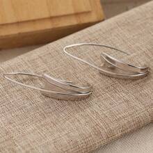 Inspired By Petal Design, The Earrings Feature Lightweight, Delicate And Smooth Curves, Presenting A Minimalist Modern Art Style. Suitable For Spring Picnics, Floral Art Exhibitions And Other Occasions. - Silver - View 5