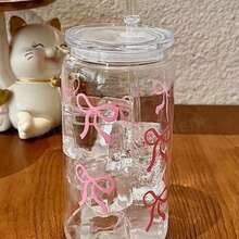 1个蝴蝶结印花带盖吸管杯 - 罐形杯，非常适合盛装冰咖啡。也可用于盛装茶、果汁或牛奶；是理想的生日礼物，也非常适合在办公室、餐厅、教室、野餐、派对、情人节和新年庆祝活动中使用。 - 彩色 - 查看 7