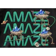 Shirt With A Retro Vibe - Casual Unisex Top Featuring Vintage Graphics. The 'Amaze Amaze Amaze' Shirt Is A Perfect Gift For Nerds, Inspired By Project Hail Mary. This Streetwear Tee Showcases An Alien Friendship Theme With A Space Graphic O1YM - 黑色 - 查看 2