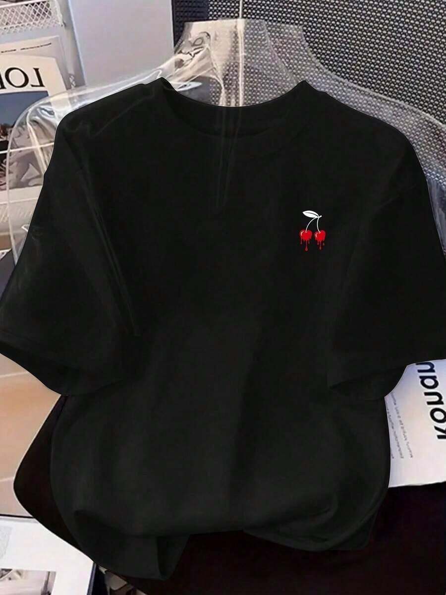 Camiseta Y2K de diseño único con estampado de cerezas, perfecta para destacar tu estilo en cualquier ocasión. Úsala sola o como parte de un conjunto moderno. ¡Sé parte de la  y resalta tu personalidad!