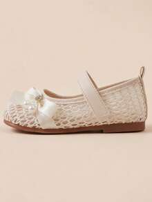 Giày sandal Mary Jane màu be có khóa dán điều chỉnh được cho bé gái 3-12 tuổi, điểm nhấn là nơ lưới màu kem, kiểu dáng mềm mại, phù hợp cho tiệc tùng và đám cưới. - Màu be - Xem 3