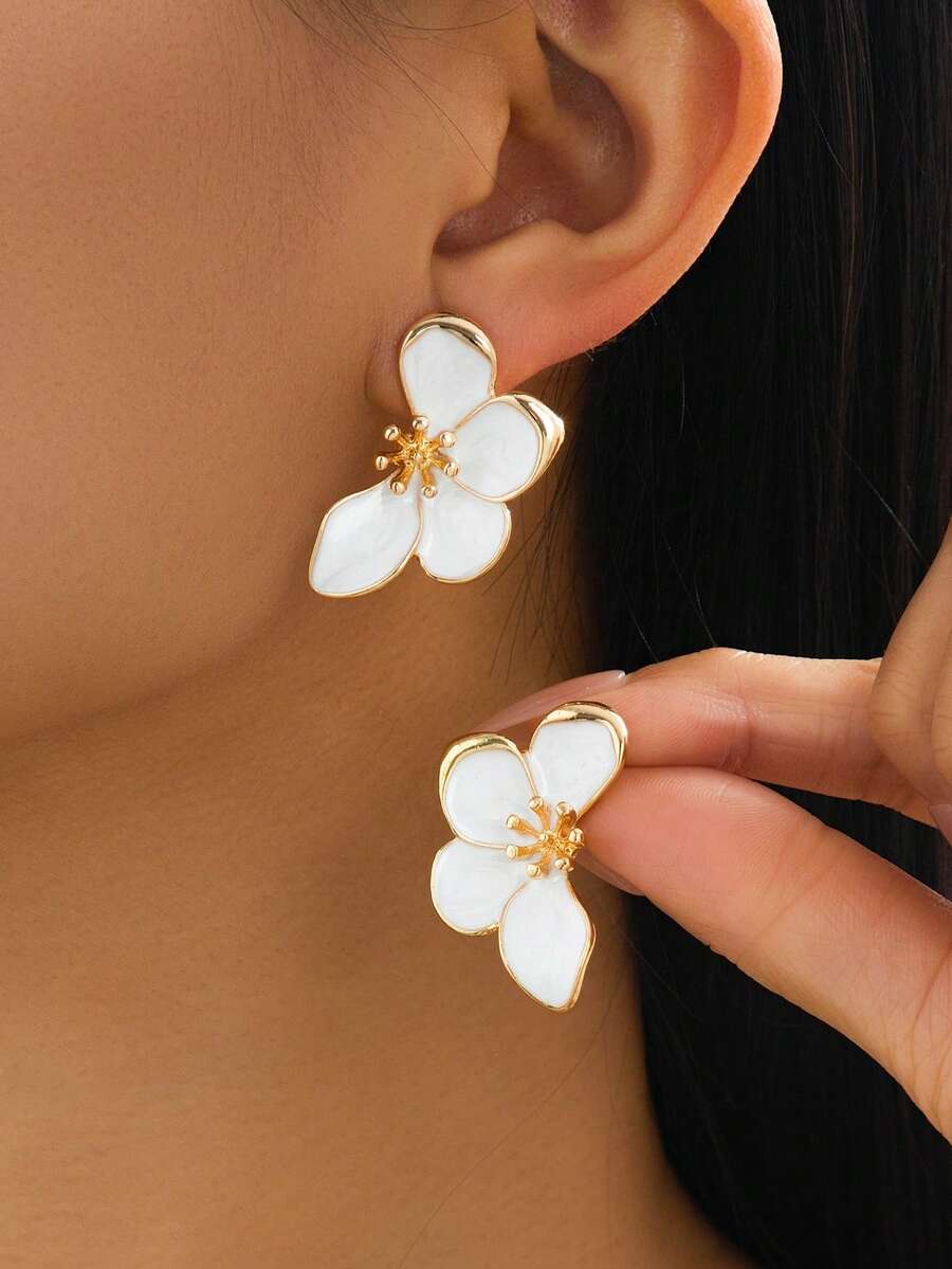 1 Pair Handmade Vintage Summer Fresh Sweet Gentle White Asymmetrical Half Flower Stud Earrings For Women - White - View 1