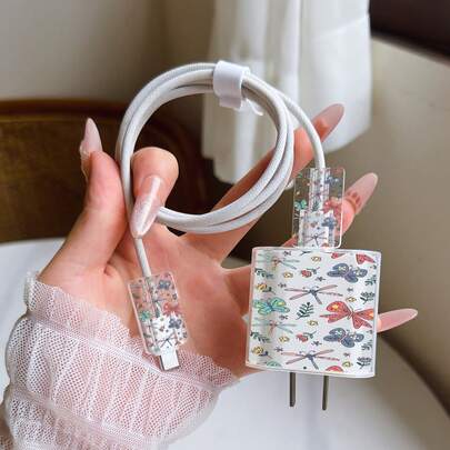 4 قطع واقي رأس الشاحن بتصميم الأنثى الزرقاء والفراشة بطراز ريفي، منظم كابل البيانات متوافق مع شاحن 20 واط لهواتف آيفون 15 برو ماكس، 17 برو ماكس، 16 برو ماكس، 11، 12، 13، 14 برو ماكس، أنيق