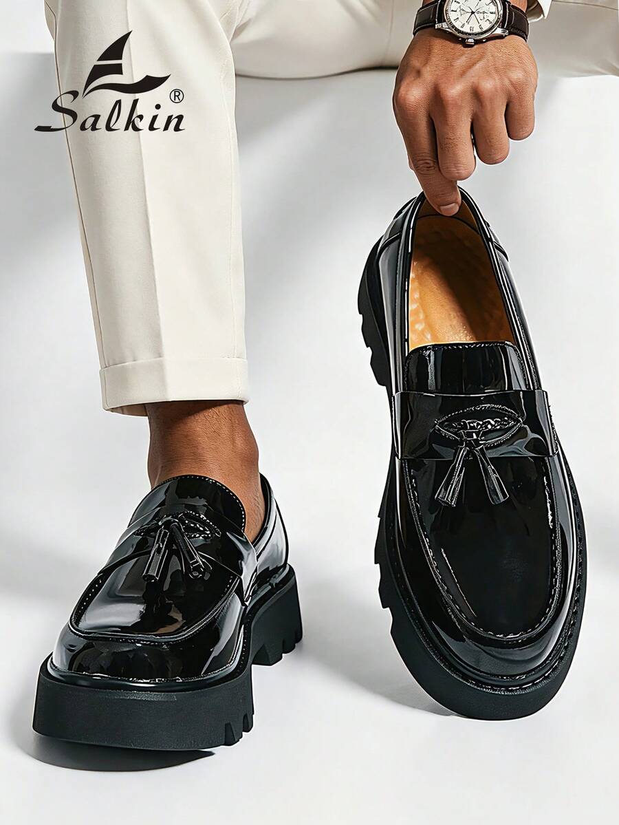 Salkin 新款男士设计师款一脚蹬乐福鞋，英伦风情，柔软舒适，圆头设计，优雅正式的真皮鞋，亮面漆皮，防滑厚底，适合休闲、约会、派对、婚礼等场合，是春夏秋季的理想礼物。注意：尺码偏小，建议选购大一码。