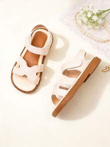 1 Pair Fashion Children's Sandals, Beige Girls' Flat Sandals, Hook And Loop Design, Soft Non-Slip Wear-Resistant Sole, Suitable For Banquets, Gatherings, Parties, Weddings, Vacations - Beige - View 9
