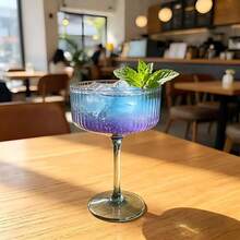 1/2/4/6/12件套10盎司亚克力罗纹跑车造型马提尼和鸡尾酒杯，适用于葡萄酒、香槟、派对和居家使用，室内外皆宜，适合派对、情人节、婚礼、周年纪念日、圣诞节、生日等场合，防碎，可用洗碗机清洗，是送给妻子、妈妈的理想礼物。 - 查看 4