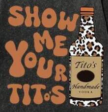 Vintage Vintage Style, Tito's Vodka Enthusiast, Leopard Print Elements, SHOW ME YOU TITOS Humorous Text Memes, Washed Double-Sided Printed Vintage T-Shirt..…. Retro Loose T-Shirt, Men's Casual Style T-Shirt, Machine Washable And Washable Old T-Shirt; Cool Design Pattern T-Shirt, Durable And Comfortable Fabric, Street Fashion Sense, A Must-Have For Street Style Enthusiasts, Top-Level Sportswear, Suitable For Daily Commuting, Dating, Leisure Matching, Suitable For Holiday Gift Giving, The First Choice For Gift Giving. MY3R - 黑色 - 查看 2