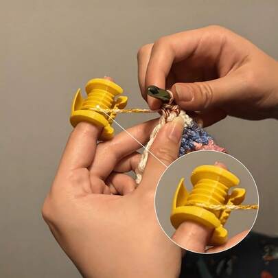 4 chiếc bảo vệ ngón tay móc len 3D, chất liệu TPR mềm mại chất lượng cao, chống trượt, phụ kiện dệt từ sợi bền, dụng cụ kim may tái sử dụng, đồ thủ công tự làm, bảo vệ tay khỏi đau nhức khi may vá.