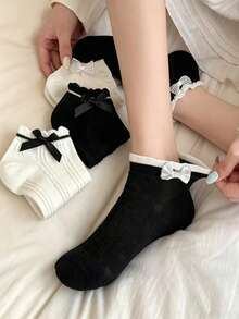 4 paires de chaussettes courtes pour femmes, style ballet printemps/été noir et blanc avec nœud, polyvalentes, finition brillante, amusantes, douces et agréables à la peau, excellent pouvoir absorbant, convenant à diverses occasions comme les glands, les coquelicots, la couture - Multicolore - Voir 3