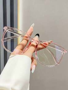 Bộ 3 gọng kính tròn, phù hợp cho cả nam và nữ. Tròng kính trong suốt. Có các lựa chọn gọng màu đen, hồng và trong suốt. Loại kính này phù hợp cho học sinh đeo sau khi trở lại trường, và cũng có thể được sử dụng cho các hoạt động như đọc sách trên máy tính, chơi game, xem TV hoặc sử dụng điện thoại di động. - trong suốt - Xem 5