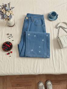 Pantalon wide leg de dama de mezclilla stretch con pedreria de brillos de tiro alto elegante | Jean para mujer de pierna ancha con aplicaciones de cristal y algodon elastico premium diseño de lujo y suave | Pantalon vaquero moderno con detalles brillantes y tecnologia de estiramiento acabado de alta calidad tallas 3 5 7 9 11 13 15 | Ropa de mujer sofisticada y flexible ideal para fiestas o uso diario mas lavados disponibles | Jean de mezclilla con brillos y ajuste perfecto para dama - Sky - Ver 3