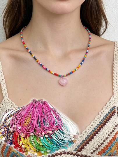 1/6/10/20/60 piezas Collar con colgante de corazón y mariposa de cuentas coloridas bohemias, estilo aleatorio, uso versátil diario para mujeres