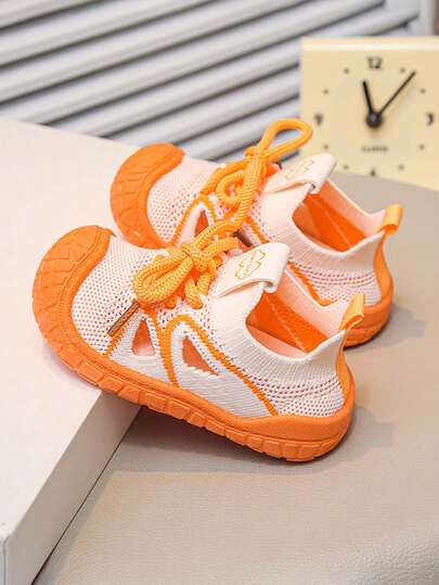 1 đôi giày tập đi cho trẻ em unisex, thoáng khí, đế mềm rỗng, chống trượt, kiểu giày thể thao thời trang đa năng cho trẻ sơ sinh và trẻ nhỏ, phù hợp cho mùa xuân, hè và thu.