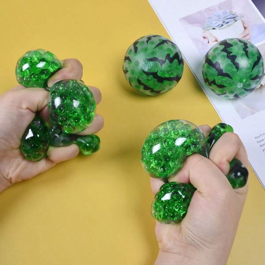 1个2026新款独特逼真水果TPR超大西瓜夏季减压软胶玩具，柔软挤压玩具，缓解儿童焦虑，完美礼物 - 趣味礼物 - 生日礼物 - 节日礼物 - 儿童礼物 - 彩色 - 查看 1