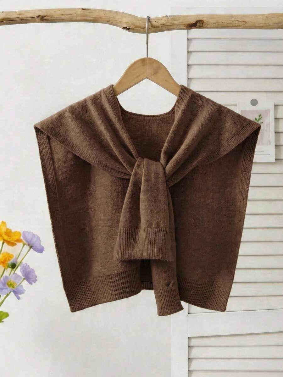 Xale de tricô em estilo coreano, cor sólida, disponível em 12 cores. Leve e moderno, ideal para aquecer os ombros em ambientes com ar condicionado. Perfeito para viagens e férias. - Castanho Café - Ver 1