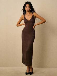 Vestido Largo Elegante para Mujer con Decoración Metálica y Diseño Ajustado a la Cintura - Chocolate - Ver 2