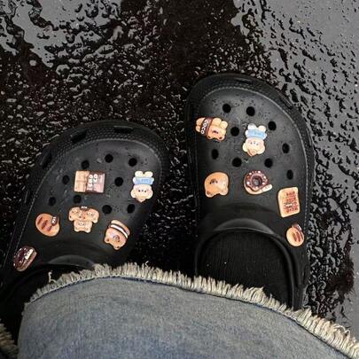 Cute Bear 3D Detachable Shoe Decoration DIY Accessories, Handmade DIY Accessories Suitable For Summer Beach, Fits Shoe Holes 8-10mm, This Product Does Not Include Shoes, Only The Shoe Decoration
