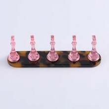 Giá đỡ thực hành làm móng acrylic, giá trưng bày hình bàn cờ, giá trưng bày móng nghệ thuật họa tiết mai rùa, trạm đào tạo làm móng. Họa tiết da báo, giá trưng bày móng nghệ thuật từ tính bằng acrylic với 5 giá đỡ và 1 đế, thích hợp để thực hành và trưng bày móng giả, tuyệt vời cho các salon và nhà cung cấp dịch vụ làm móng, lý tưởng cho người mới bắt đầu. - Nhiều màu - Xem 7