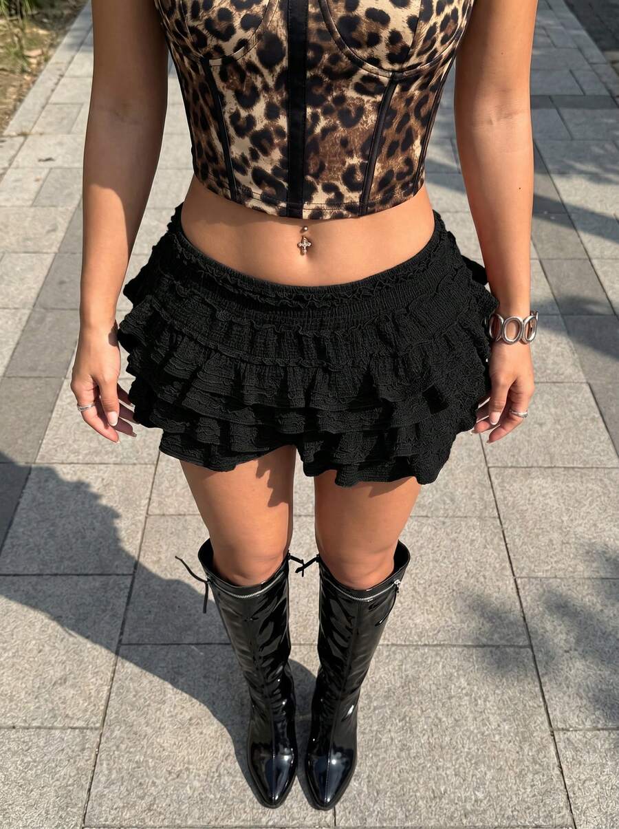 Buzzelle Quần short mini màu trơn, đa năng, thoải mái, có bèo nhún ở gấu, thích hợp cho hộp đêm, lễ hội âm nhạc, buổi hòa nhạc, tiệc khiêu vũ, Halloween và hẹn hò. Màu đen mùa hè. - màu đen - Xem 1