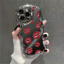 1 unidad Labios rojos estampa beso patrón Funda para iPhone 17, fabricada en TPU suave y flexible, con gran resistencia a la deformación y protección contra el amarilleo. Cuenta con un exclusivo borde ondulado y acabado electrobrillante de estilo elegante. Brinda protección integral para el móvil y la cámara, resistente a impactos, arañazos y decoloración a largo plazo. Perfecta para el uso cotidiano, trabajo y viajes. - Plateado - Ver 1
