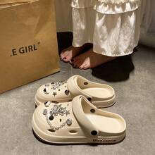 女款新款百搭穆勒鞋，珍珠蝴蝶裝飾，輕便舒適，適合室內居家、通勤、戶外沙灘與園藝穿著 - 卡其色 - 查看 2