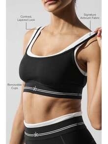 Alo Yoga Airbrush Better Together Bra | High-Performance Sculpting Fabric | Strategic Panelled Design | Medium Support Luxury Sports Bra | Iconic Studio-To-Street Essential - 黑色 - 查看 2