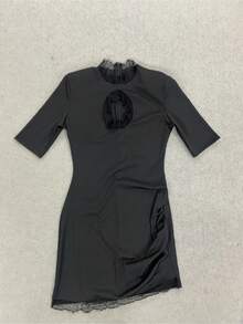 Vestido corto sexy de encaje con aberturas y empalmes para mujer europea y americana, de color liso, ajustado y que realza la cadera. - Negro - Ver 5