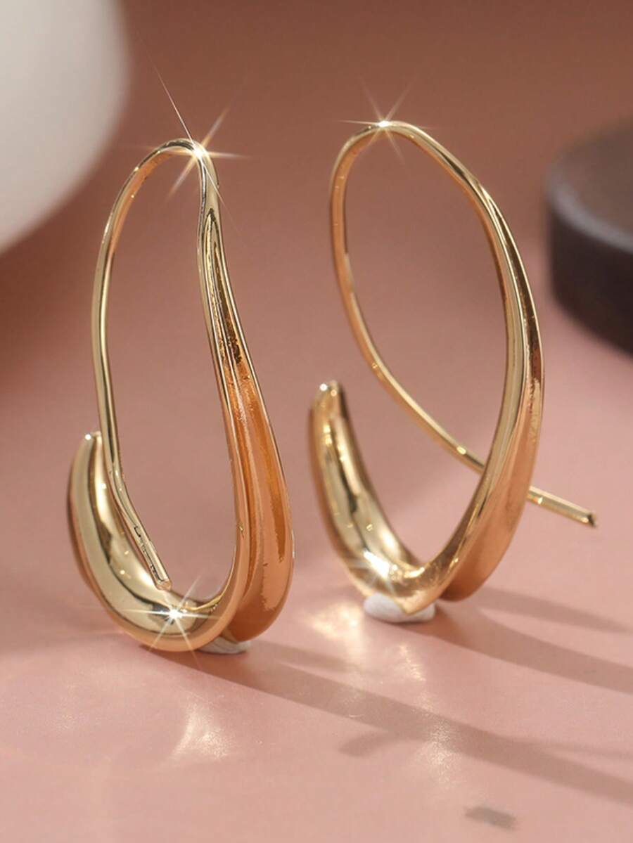 1 Pair Fashionable Luxurious Copper Hoop Earrings, Featuring Curved Hook Design, These Versatile Women Earrings Are Perfect Jewelry For Celebrating Festivals And Parties. - Gold - View 1