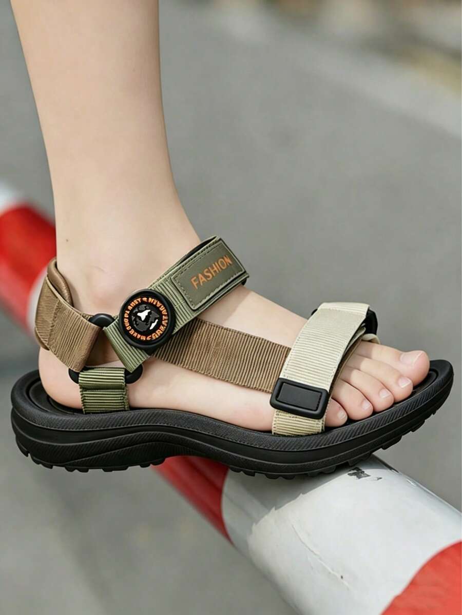 1 par de sandalias planas de color simple con diseño de cierre de gancho y bucle tejido, cómodas y frescas, unisex, adecuadas para usar en verano - Negro - Ver 1