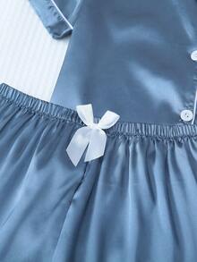 Bộ đồ ngủ 2 món bằng vải satin trơn, cỡ lớn, gồm áo polo tay ngắn cổ bẻ và quần short thắt nơ, thích hợp mặc nhà mùa hè. - Màu xanh bụi bặm - Xem 6