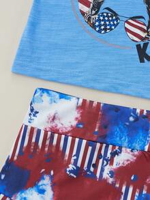 Conjunto de ropa para niñas para el Día de la Independencia: camiseta azul de manga corta con estampado de estrellas y rayas, shorts con estampado tie-dye y diadema. - azul claro - Ver 8